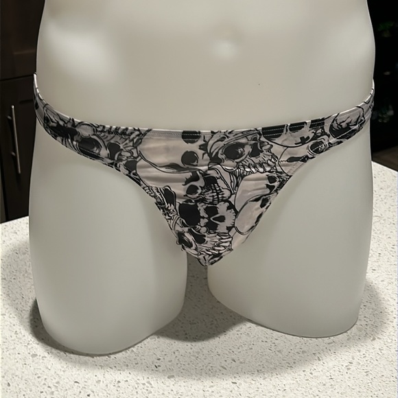 Men’s sexy skull design mini breif - Picture 2 of 10